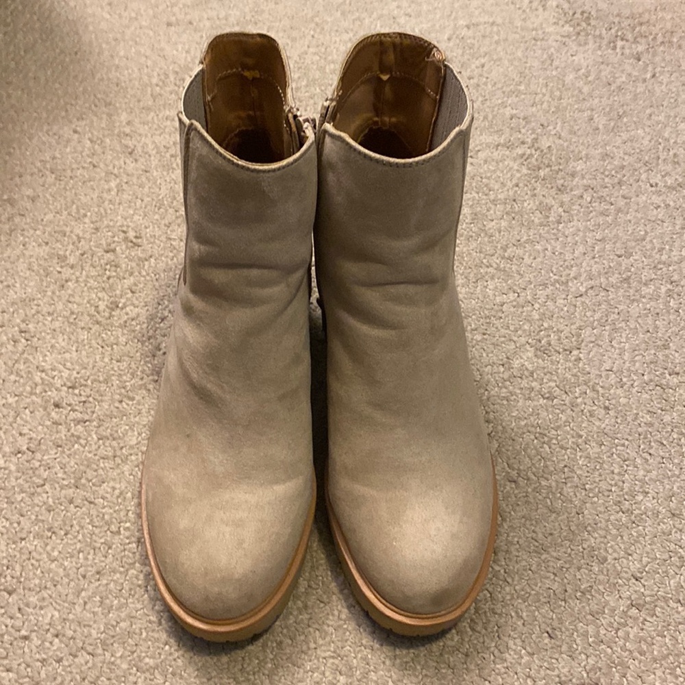 Universal Thread Boots